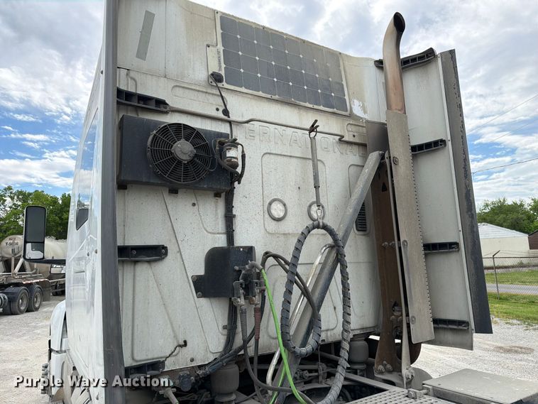 image for item FC3046 2020 International LT625 semi truck