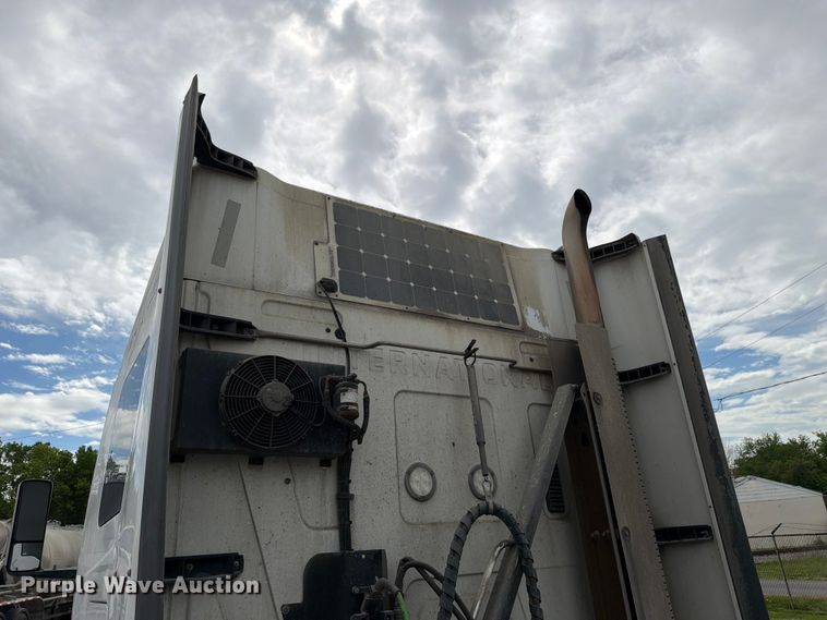 image for item FC3046 2020 International LT625 semi truck