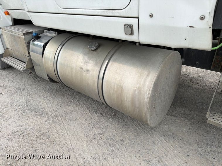 image for item FC3046 2020 International LT625 semi truck