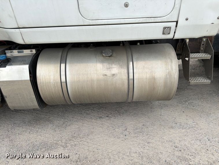 image for item FC3046 2020 International LT625 semi truck