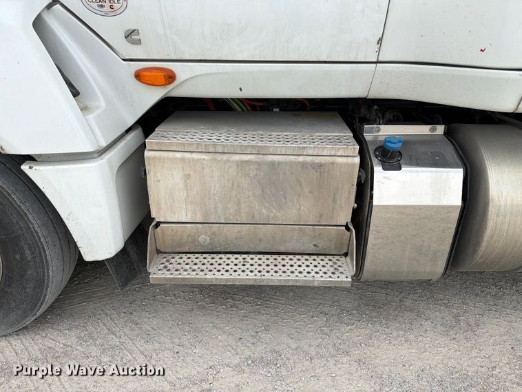 image for item FC3046 2020 International LT625 semi truck