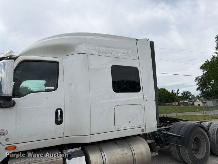 image for item FC3046 2020 International LT625 semi truck