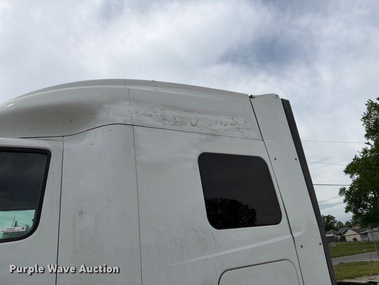 image for item FC3046 2020 International LT625 semi truck