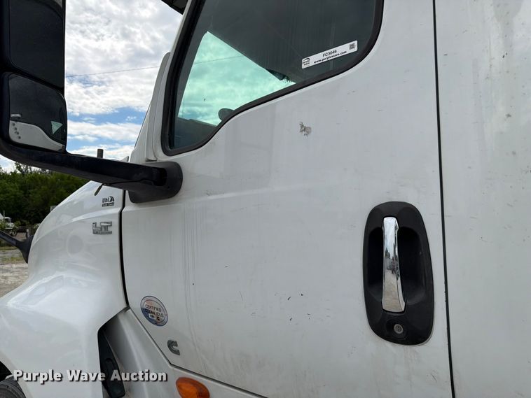 image for item FC3046 2020 International LT625 semi truck