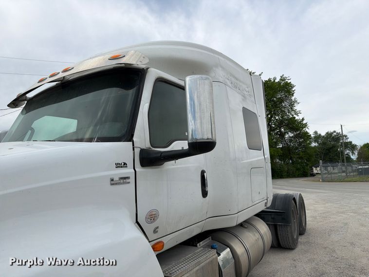 image for item FC3046 2020 International LT625 semi truck