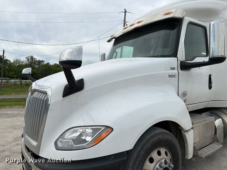 image for item FC3046 2020 International LT625 semi truck