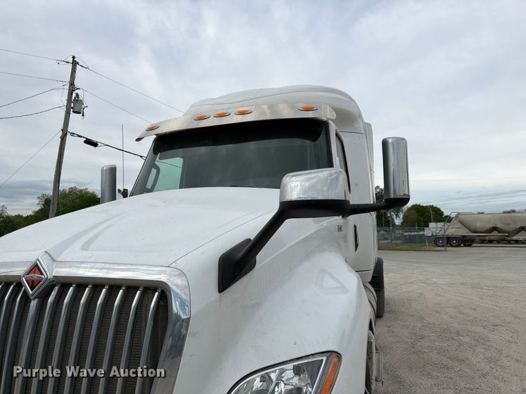 image for item FC3046 2020 International LT625 semi truck