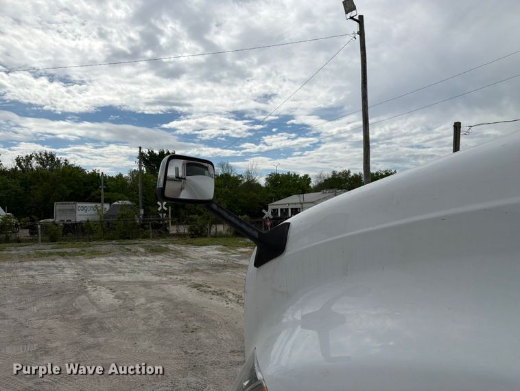 image for item FC3046 2020 International LT625 semi truck