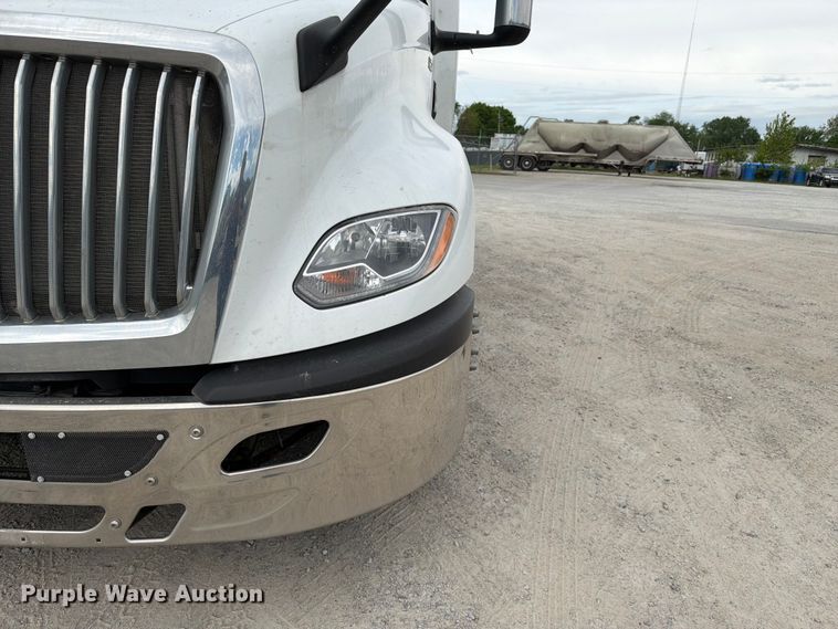 image for item FC3046 2020 International LT625 semi truck