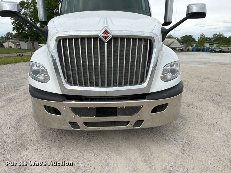 image for item FC3046 2020 International LT625 semi truck