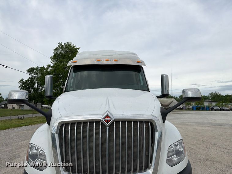 image for item FC3046 2020 International LT625 semi truck