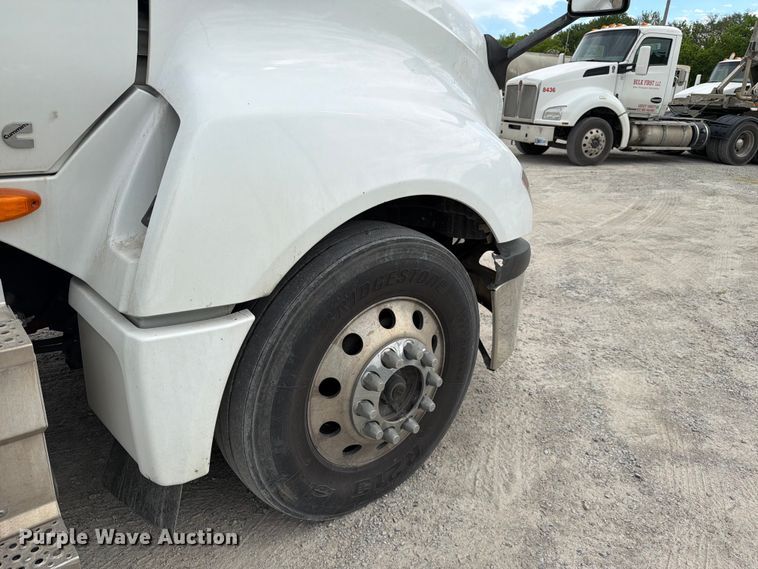 image for item FC3046 2020 International LT625 semi truck