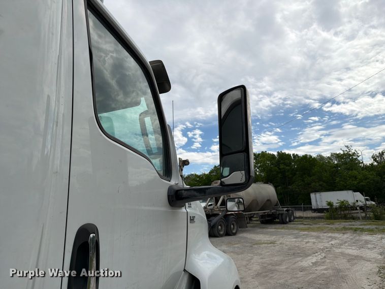 image for item FC3046 2020 International LT625 semi truck