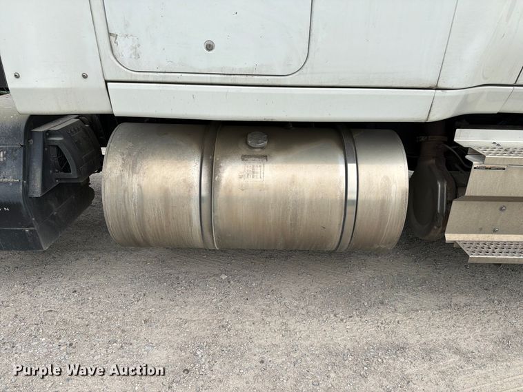 image for item FC3046 2020 International LT625 semi truck