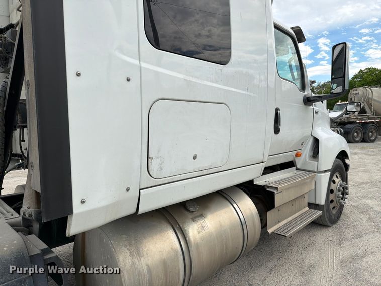 image for item FC3046 2020 International LT625 semi truck