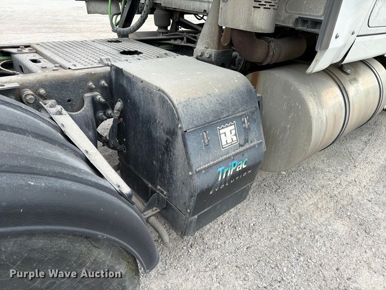 image for item FC3046 2020 International LT625 semi truck