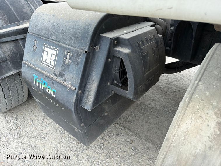 image for item FC3046 2020 International LT625 semi truck