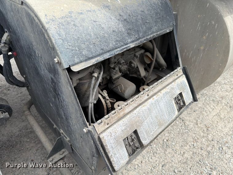 image for item FC3046 2020 International LT625 semi truck