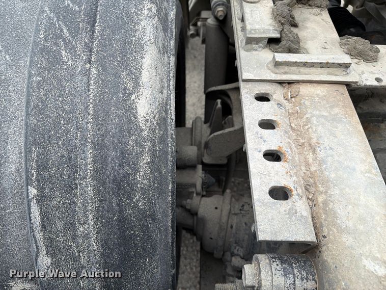 image for item FC3046 2020 International LT625 semi truck