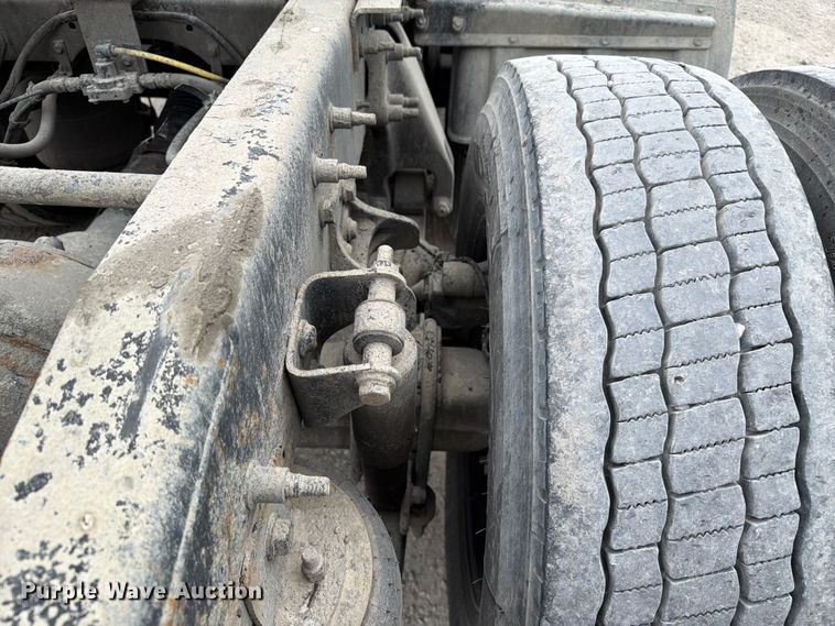 image for item FC3046 2020 International LT625 semi truck