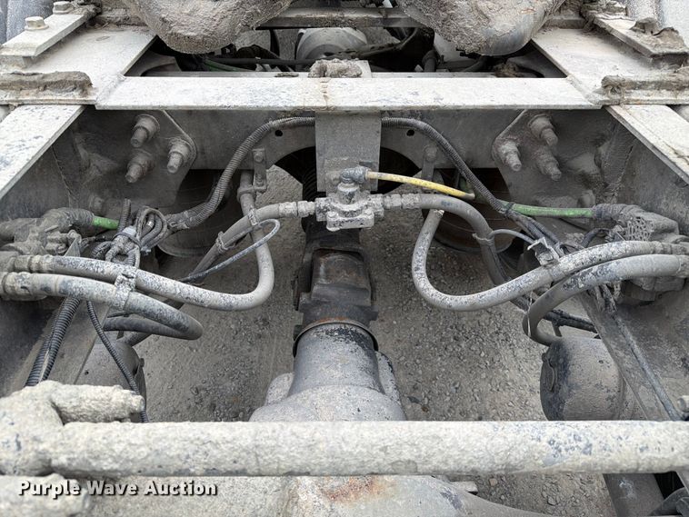 image for item FC3046 2020 International LT625 semi truck