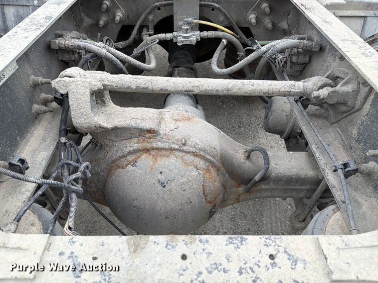 image for item FC3046 2020 International LT625 semi truck