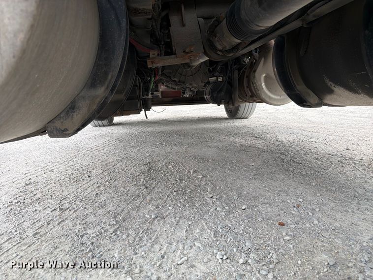 image for item FC3046 2020 International LT625 semi truck