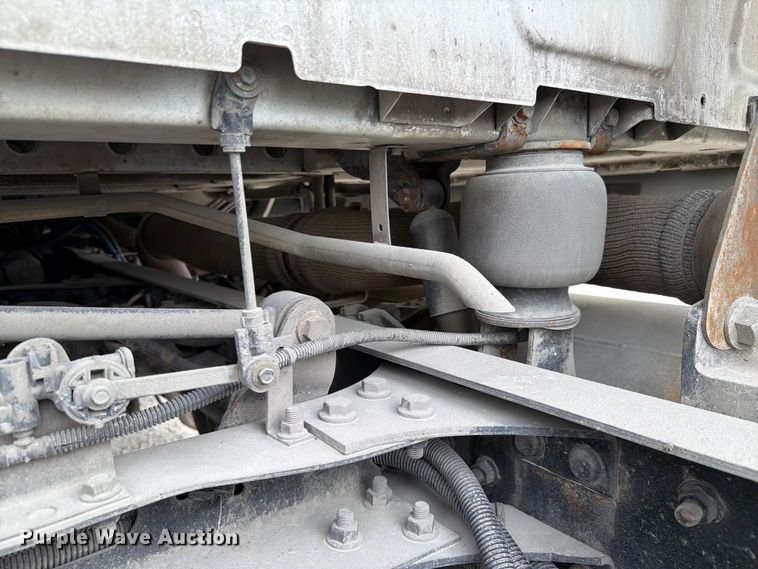 image for item FC3046 2020 International LT625 semi truck