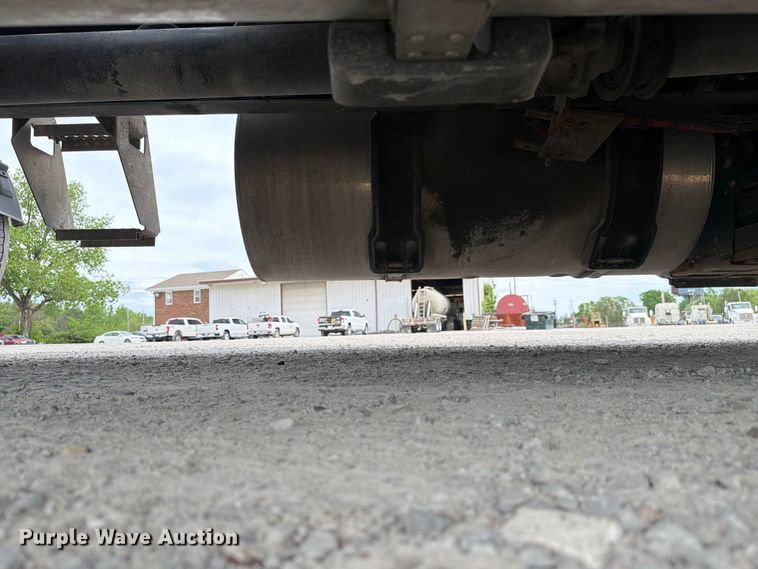 image for item FC3046 2020 International LT625 semi truck