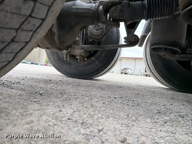 image for item FC3046 2020 International LT625 semi truck