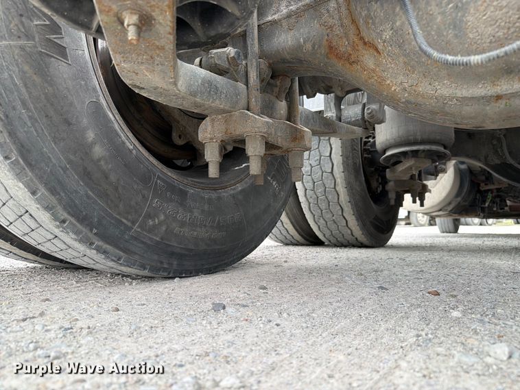 image for item FC3046 2020 International LT625 semi truck