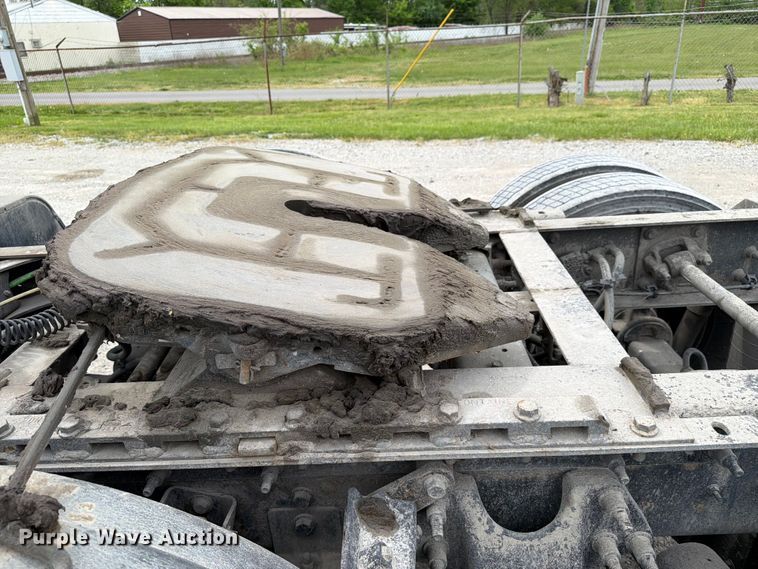 image for item FC3046 2020 International LT625 semi truck