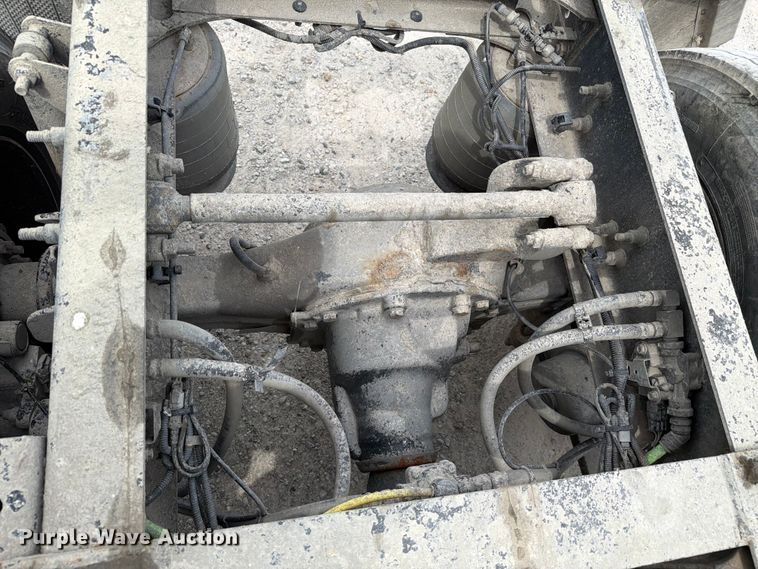 image for item FC3046 2020 International LT625 semi truck