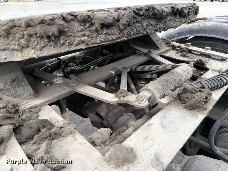 image for item FC3046 2020 International LT625 semi truck