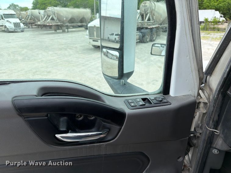 image for item FC3046 2020 International LT625 semi truck