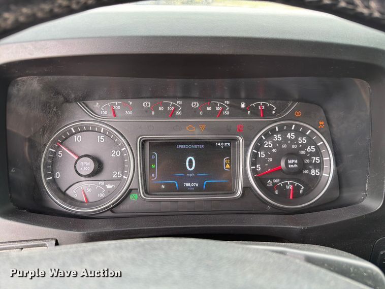 image for item FC3046 2020 International LT625 semi truck