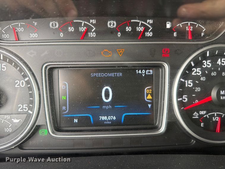 image for item FC3046 2020 International LT625 semi truck