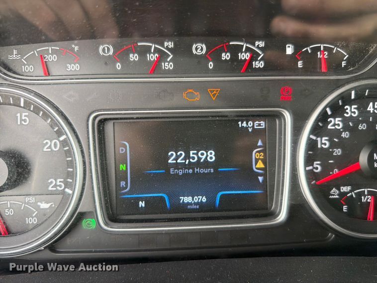 image for item FC3046 2020 International LT625 semi truck