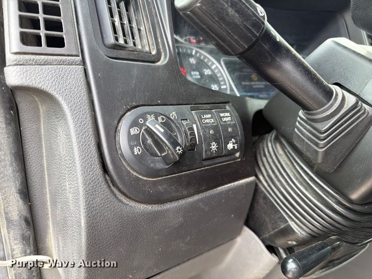 image for item FC3046 2020 International LT625 semi truck