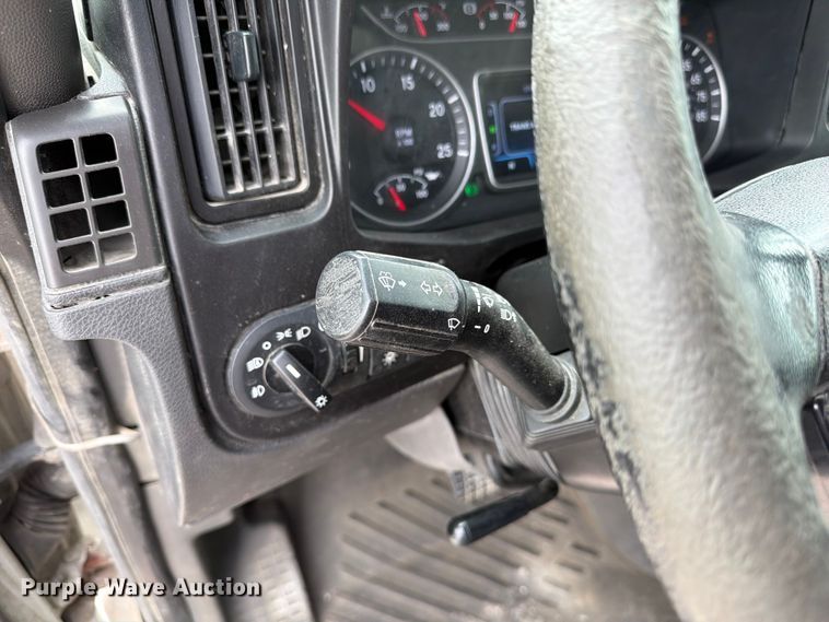 image for item FC3046 2020 International LT625 semi truck