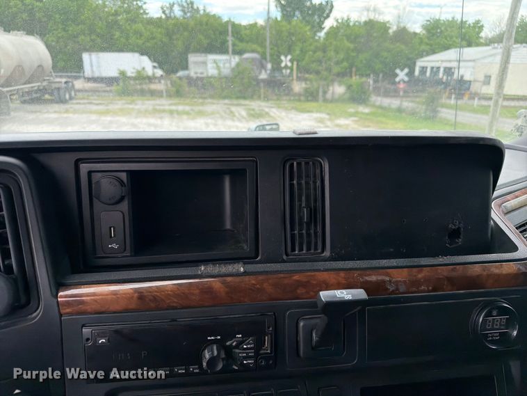 image for item FC3046 2020 International LT625 semi truck