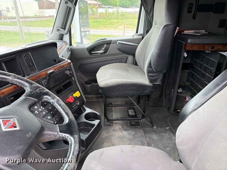 image for item FC3046 2020 International LT625 semi truck