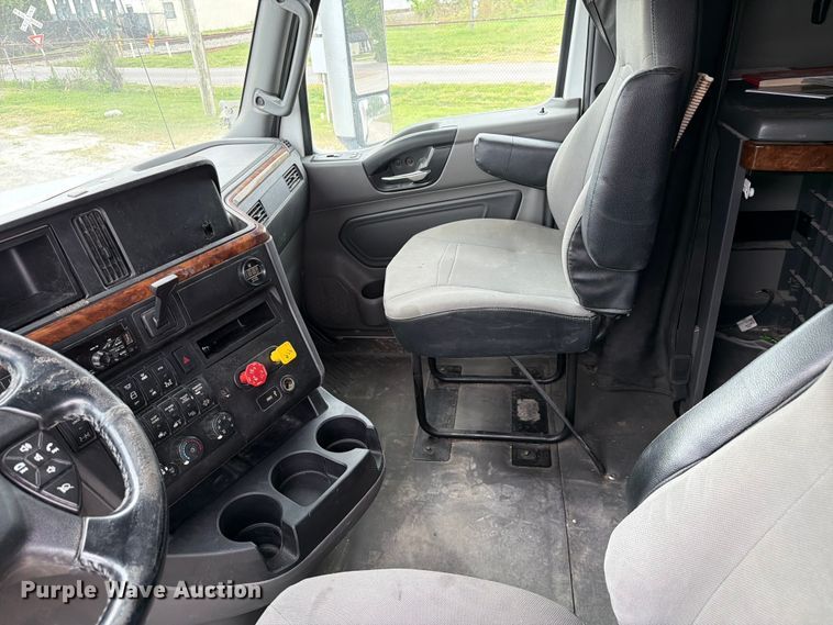 image for item FC3046 2020 International LT625 semi truck