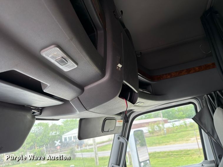 image for item FC3046 2020 International LT625 semi truck