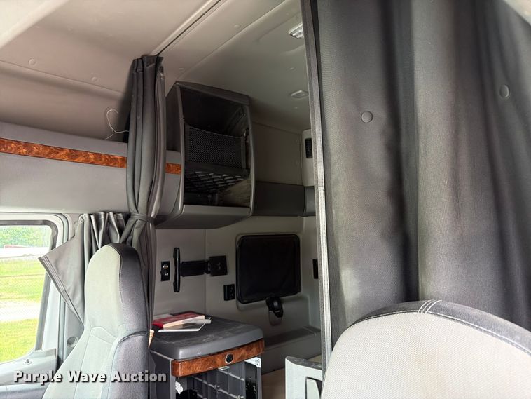 image for item FC3046 2020 International LT625 semi truck