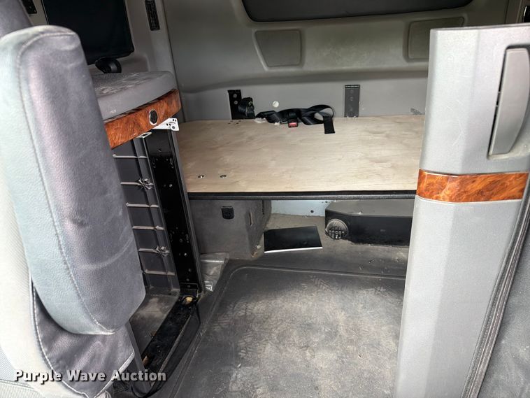 image for item FC3046 2020 International LT625 semi truck