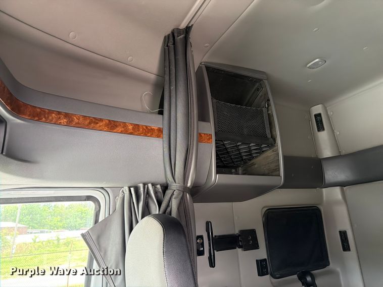 image for item FC3046 2020 International LT625 semi truck