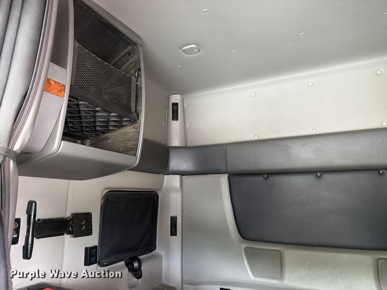 image for item FC3046 2020 International LT625 semi truck