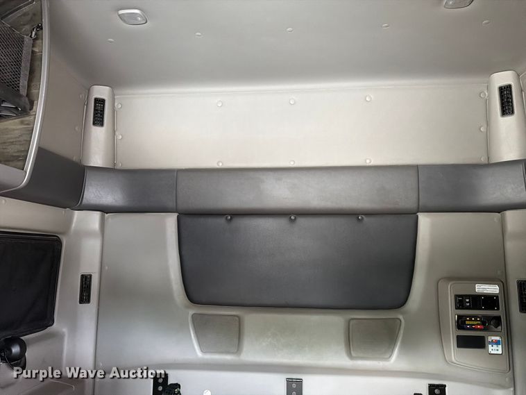 image for item FC3046 2020 International LT625 semi truck