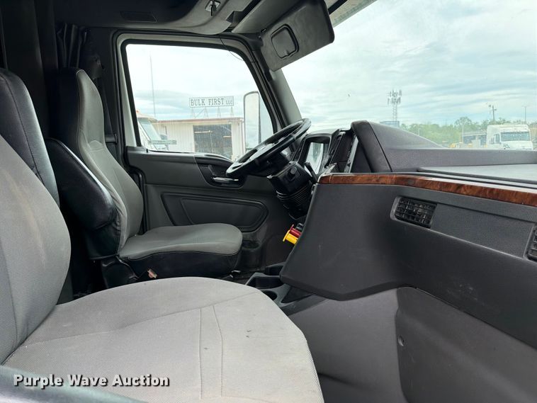 image for item FC3046 2020 International LT625 semi truck